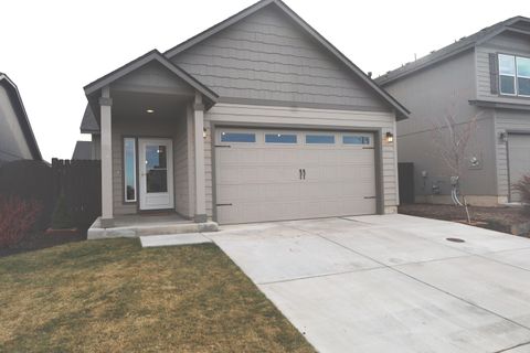 Tiny photo for 2474 NW Kingwood Avenue NW, Redmond, OR 97756 (MLS # 220215148)