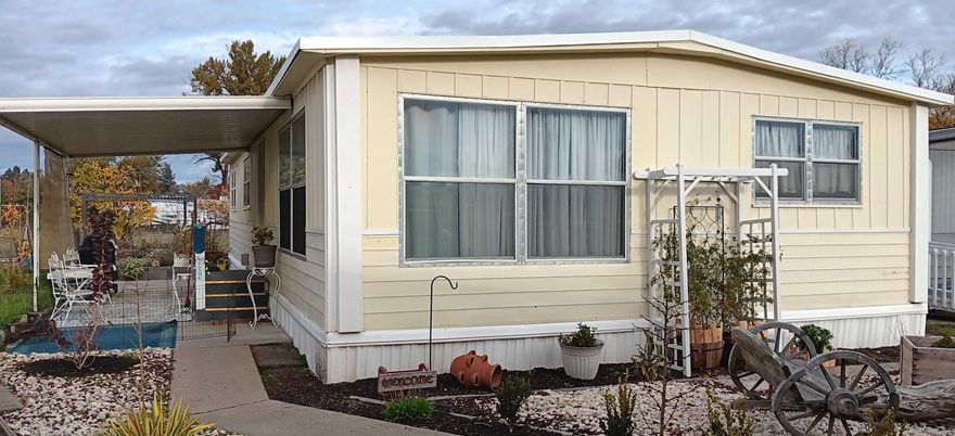 If you are looking for something that is truly move in ready, this it. Low maintenance living at its very best. Recent upgrades throughout the home. Floors, ceilings, appliances, hardware, trim, paint and more.