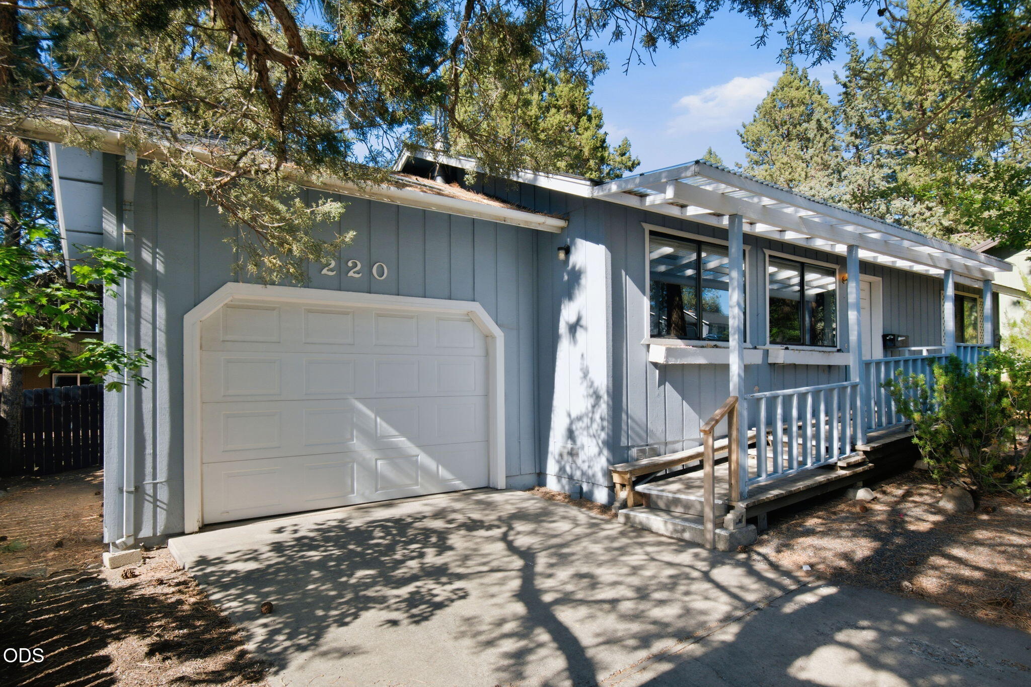 220 SW Maricopa Drive