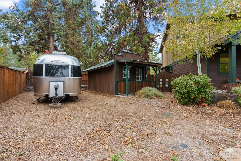 Roaring Springs - Residential