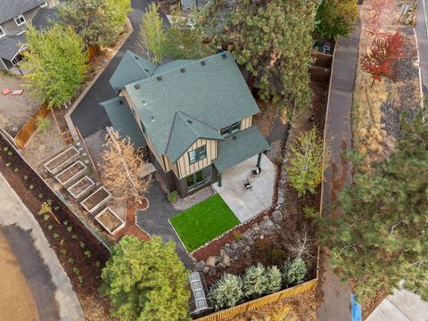 Photo of 450 S Timber Creek Drive, Sisters, OR 97759 (MLS # 220210471)