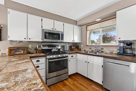Tiny photo for 2284 NW 13th Street, Redmond, OR 97756 (MLS # 220224235)