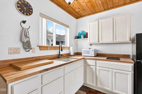 Tiny photo for 2284 NW 13th Street, Redmond, OR 97756 (MLS # 220224235)