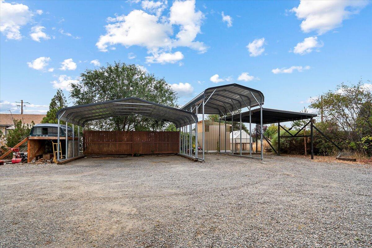 East Rim - Residential