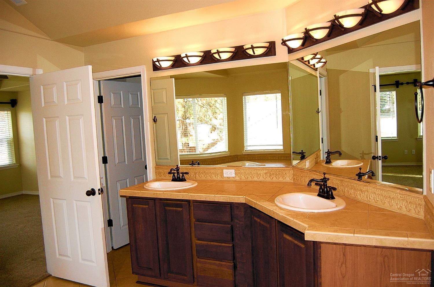 River Canyon Estates - Residential