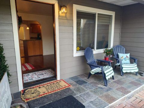 Tiny photo for 2145 Springbrook Rd, Medford, OR 97504 (MLS # 220212230)