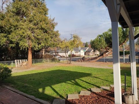 Tiny photo for 2145 Springbrook Rd, Medford, OR 97504 (MLS # 220212230)