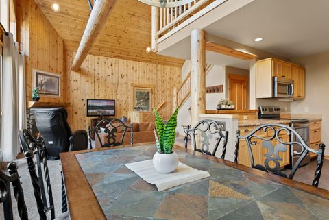 Tiny photo for 1640 Cinnamon Teal Drive, Redmond, OR 97756 (MLS # 220213847)