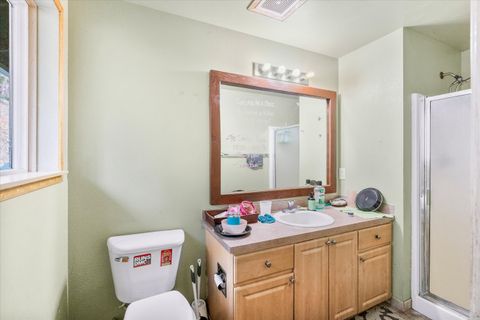 Tiny photo for 18525 E Evans Creek Road, Rogue River, OR 97537 (MLS # 220215103)