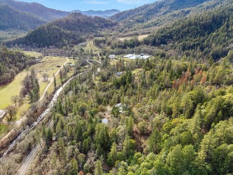 Tiny photo for 18525 E Evans Creek Road, Rogue River, OR 97537 (MLS # 220215103)
