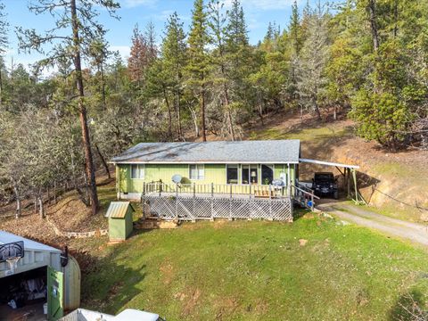 Tiny photo for 18525 E Evans Creek Road, Rogue River, OR 97537 (MLS # 220215103)