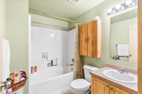 Tiny photo for 18525 E Evans Creek Road, Rogue River, OR 97537 (MLS # 220215103)