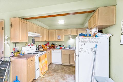 Tiny photo for 18525 E Evans Creek Road, Rogue River, OR 97537 (MLS # 220215103)