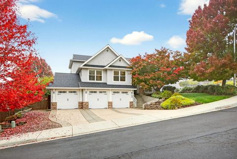 Photo of 1293 Poppy Ridge Drive, Eagle Point, OR 97524 (MLS # 220211508)