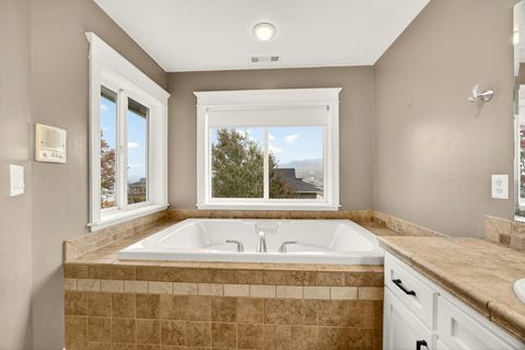 Tiny photo for 1293 Poppy Ridge Drive, Eagle Point, OR 97524 (MLS # 220211508)