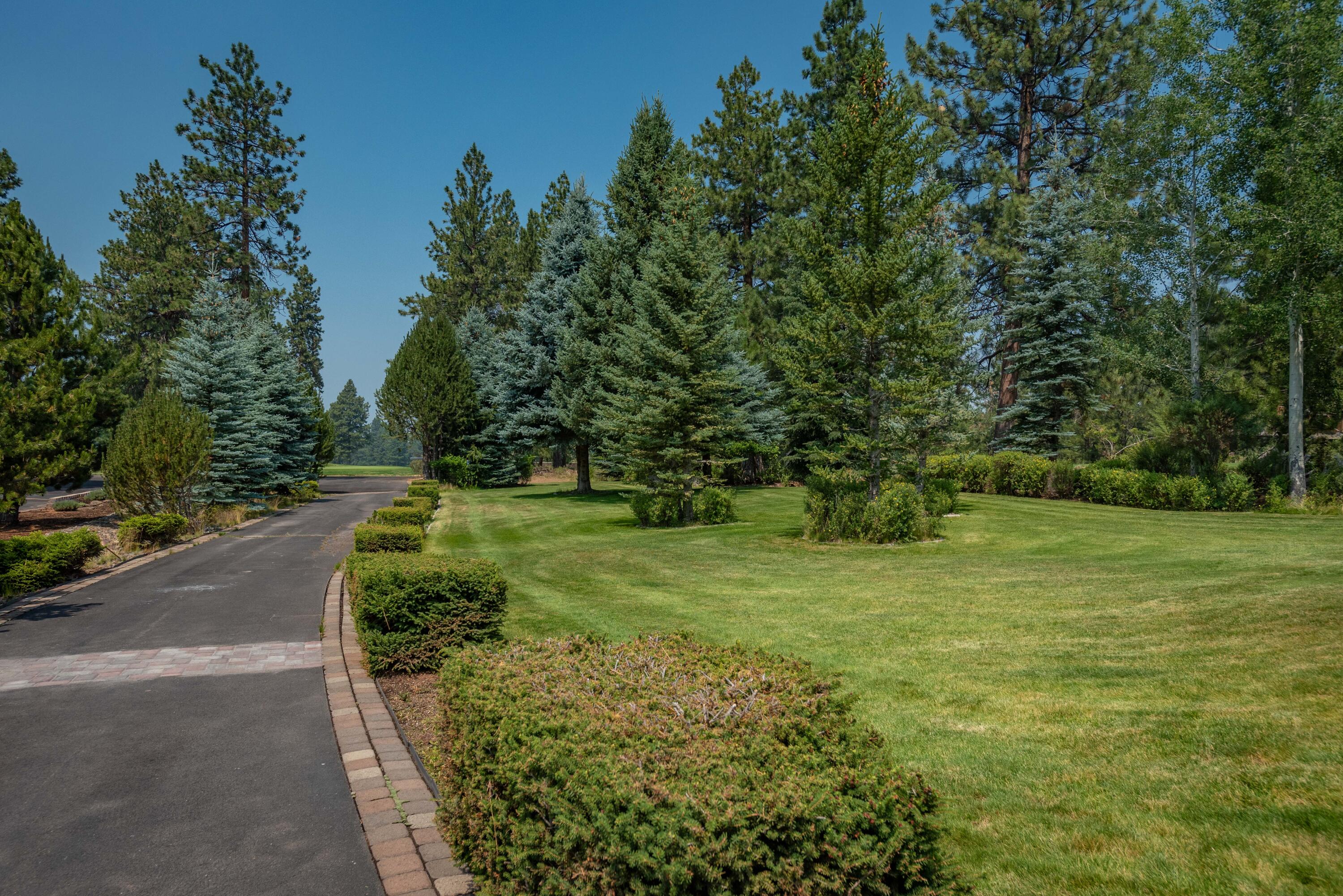 60376 Silver Cloud Ct Court