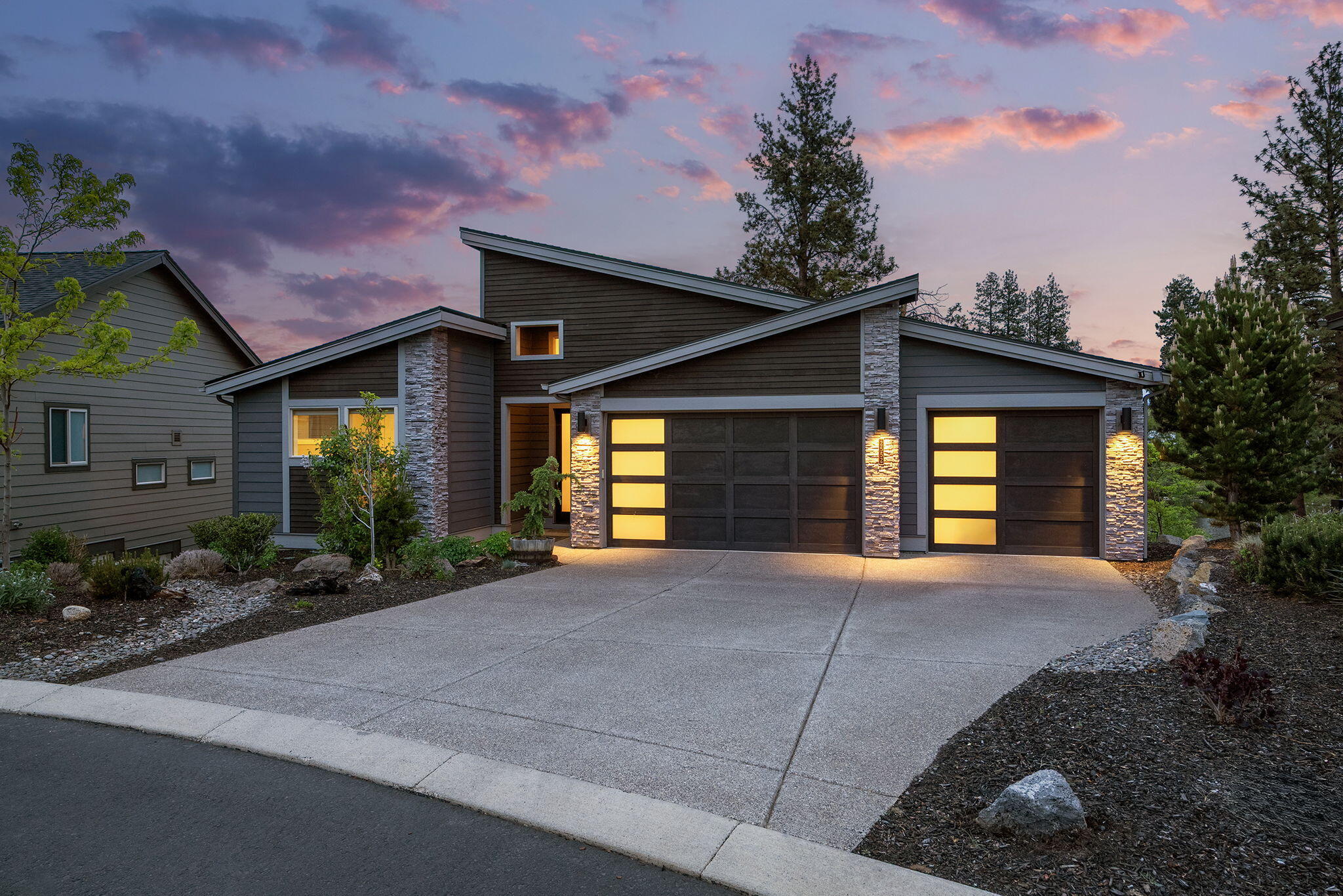 2552 NW Rippling River Court