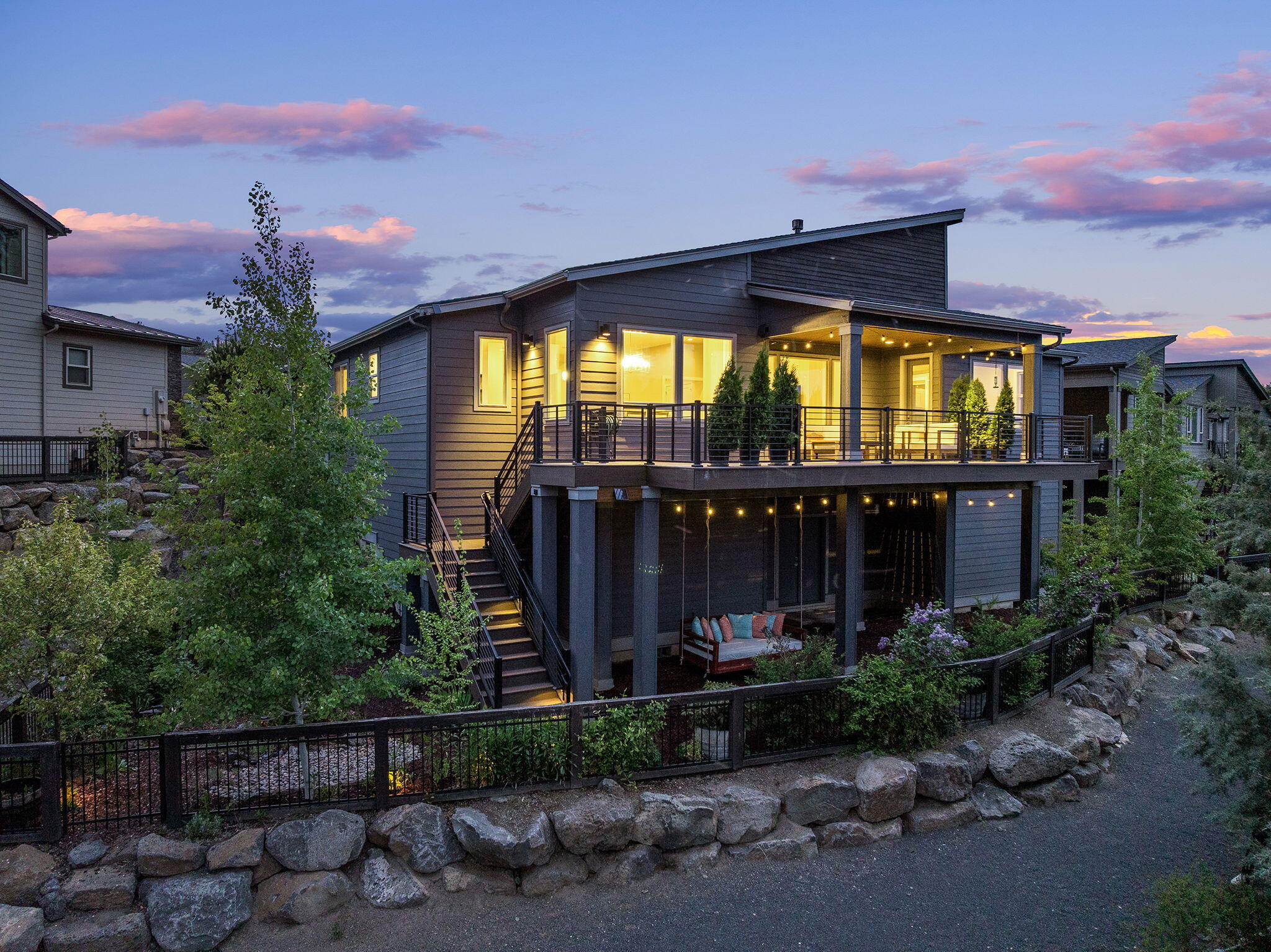 2552 NW Rippling River Court