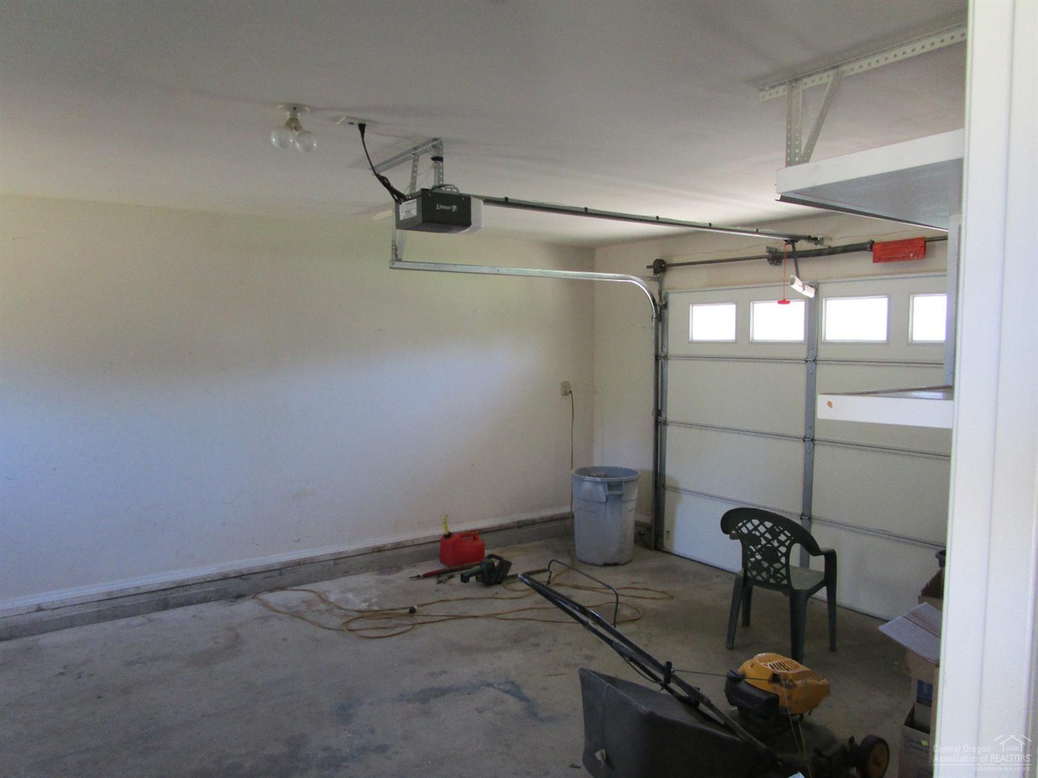 South Moreland Acres - Residential