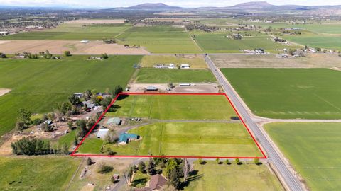 Tiny photo for 9101 NW 31st Street, Terrebonne, OR 97760 (MLS # 220212850)