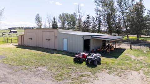 Tiny photo for 9101 NW 31st Street, Terrebonne, OR 97760 (MLS # 220212850)