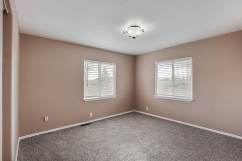 Tiny photo for 9101 NW 31st Street, Terrebonne, OR 97760 (MLS # 220212850)