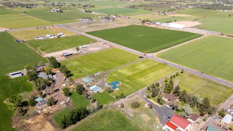 Tiny photo for 9101 NW 31st Street, Terrebonne, OR 97760 (MLS # 220212850)