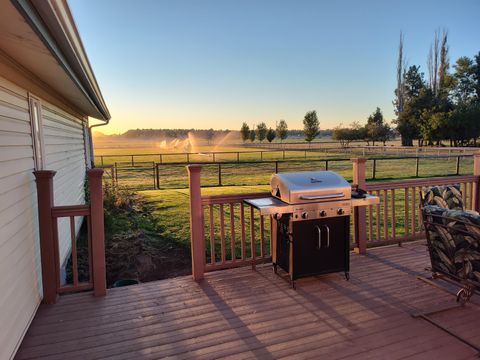 Tiny photo for 9101 NW 31st Street, Terrebonne, OR 97760 (MLS # 220212850)
