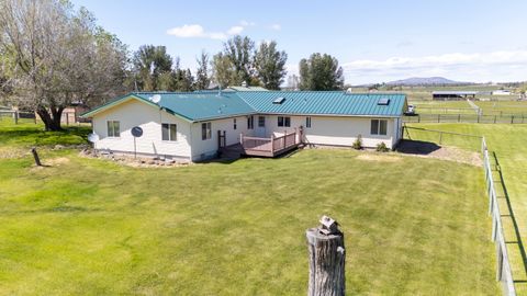 Tiny photo for 9101 NW 31st Street, Terrebonne, OR 97760 (MLS # 220212850)