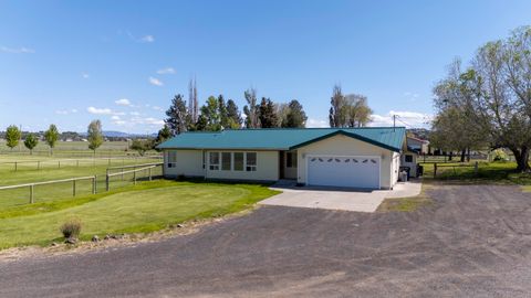 Tiny photo for 9101 NW 31st Street, Terrebonne, OR 97760 (MLS # 220212850)