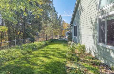 Tiny photo for 1885 Lonnon Road, Grants Pass, OR 97527 (MLS # 220211452)
