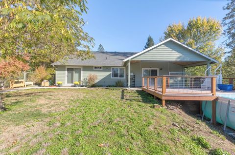 Tiny photo for 1885 Lonnon Road, Grants Pass, OR 97527 (MLS # 220211452)