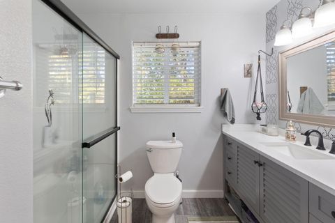 Tiny photo for 1885 Lonnon Road, Grants Pass, OR 97527 (MLS # 220211452)