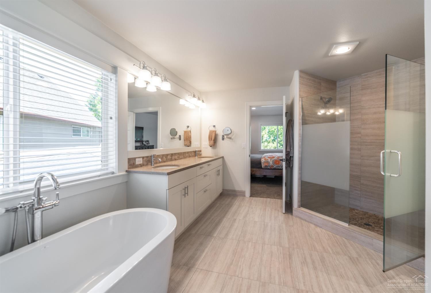 Lava Ridges - Residential