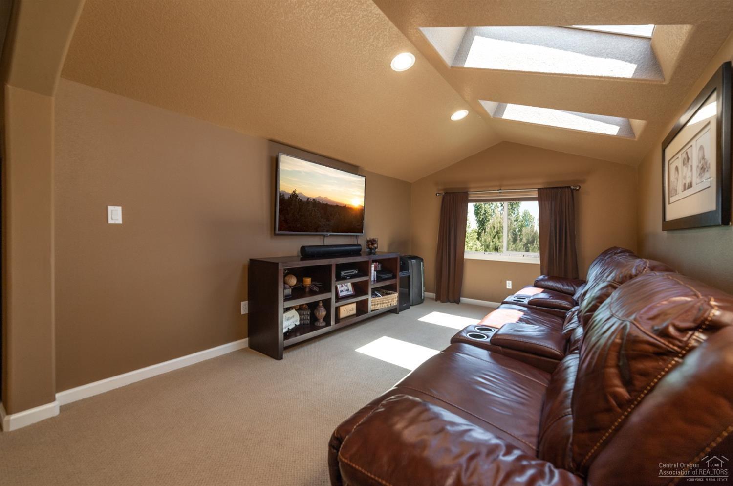 Lava Ridges - Residential