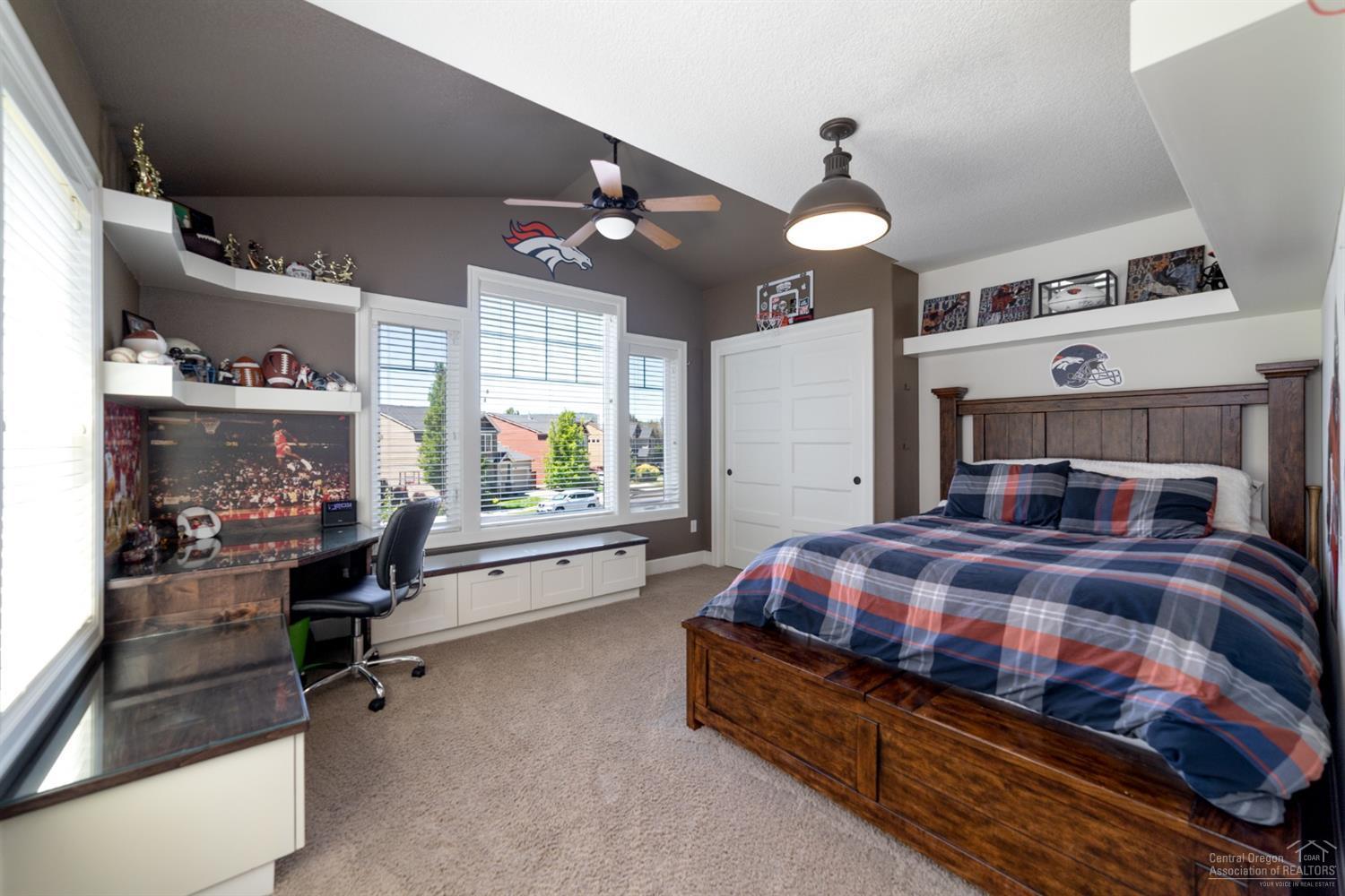 Lava Ridges - Residential