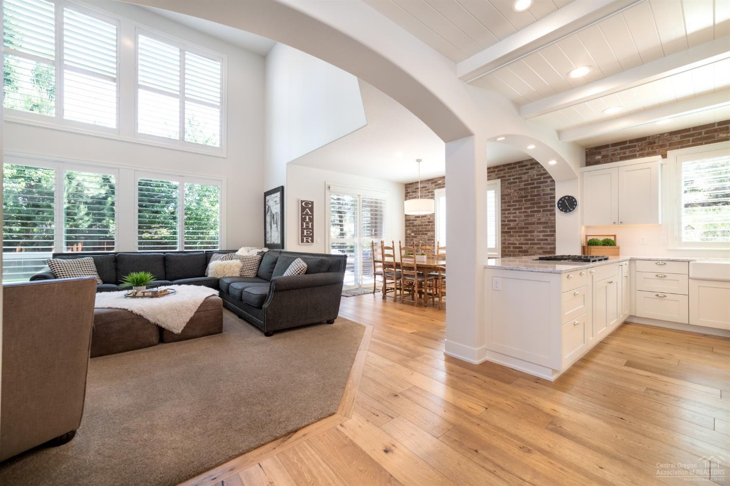 Lava Ridges - Residential