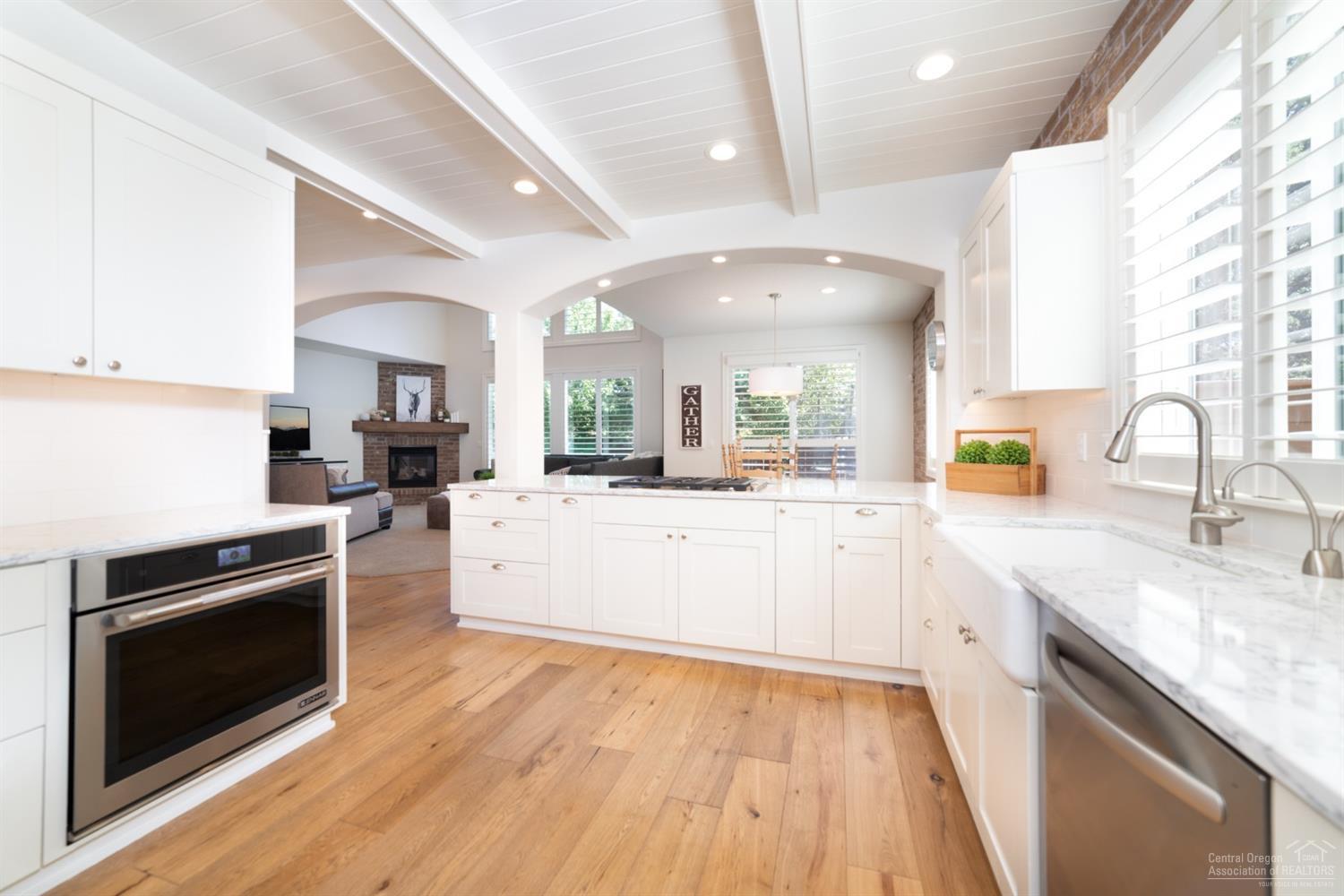 Lava Ridges - Residential