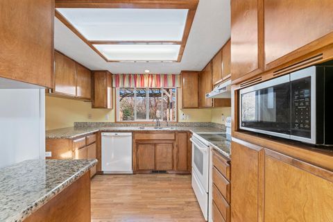 Tiny photo for 108 Meadow View Drive, Phoenix, OR 97535 (MLS # 220214943)