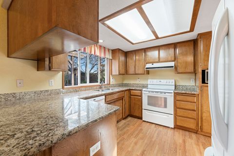 Tiny photo for 108 Meadow View Drive, Phoenix, OR 97535 (MLS # 220214943)