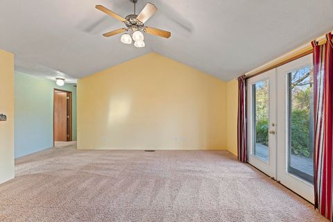 Tiny photo for 108 Meadow View Drive, Phoenix, OR 97535 (MLS # 220214943)