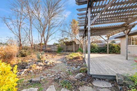 Tiny photo for 108 Meadow View Drive, Phoenix, OR 97535 (MLS # 220214943)