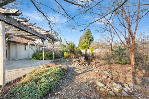 Tiny photo for 108 Meadow View Drive, Phoenix, OR 97535 (MLS # 220214943)