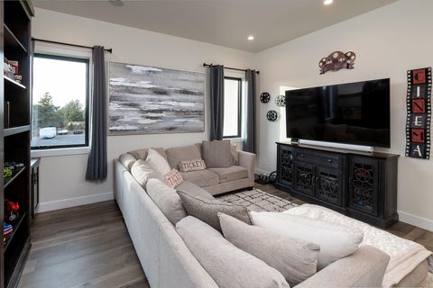 Tiny photo for 62825 Montara Drive, Bend, OR 97701 (MLS # 220215387)