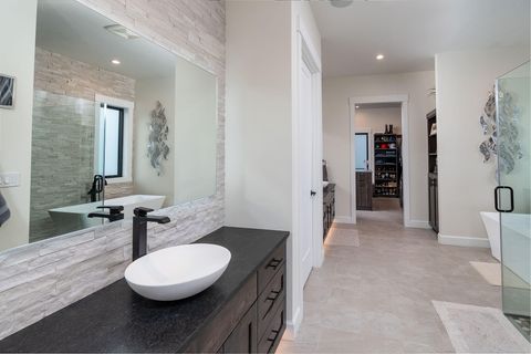 Tiny photo for 62825 Montara Drive, Bend, OR 97701 (MLS # 220215387)