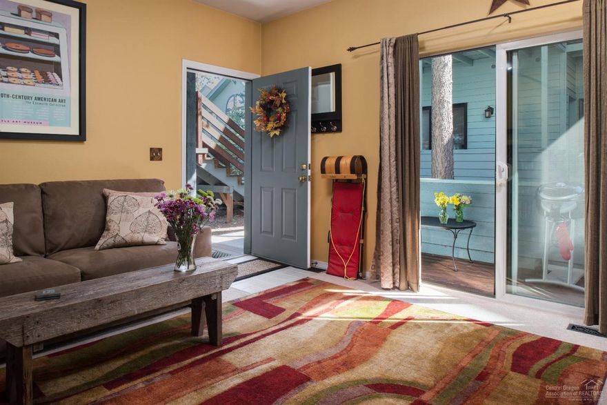 Must see condo in Powder Village. Charming 2 bedroom, 2 bathroom. Updates to kitchen and appliances, freshly painted in warm tones for a very cozy feel. Ground floor unit. Community pool & hot tub. Enjoy proximity to Mt. Bachelor, Sunriver resort and Cascade lakes.