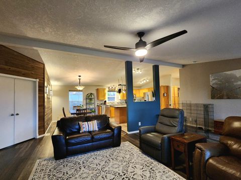 Tiny photo for 198 Flamingo Drive, Eagle Point, OR 97524 (MLS # 220212123)