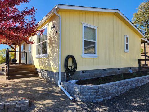 Tiny photo for 198 Flamingo Drive, Eagle Point, OR 97524 (MLS # 220212123)