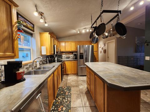 Tiny photo for 198 Flamingo Drive, Eagle Point, OR 97524 (MLS # 220212123)