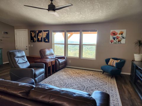 Tiny photo for 198 Flamingo Drive, Eagle Point, OR 97524 (MLS # 220212123)